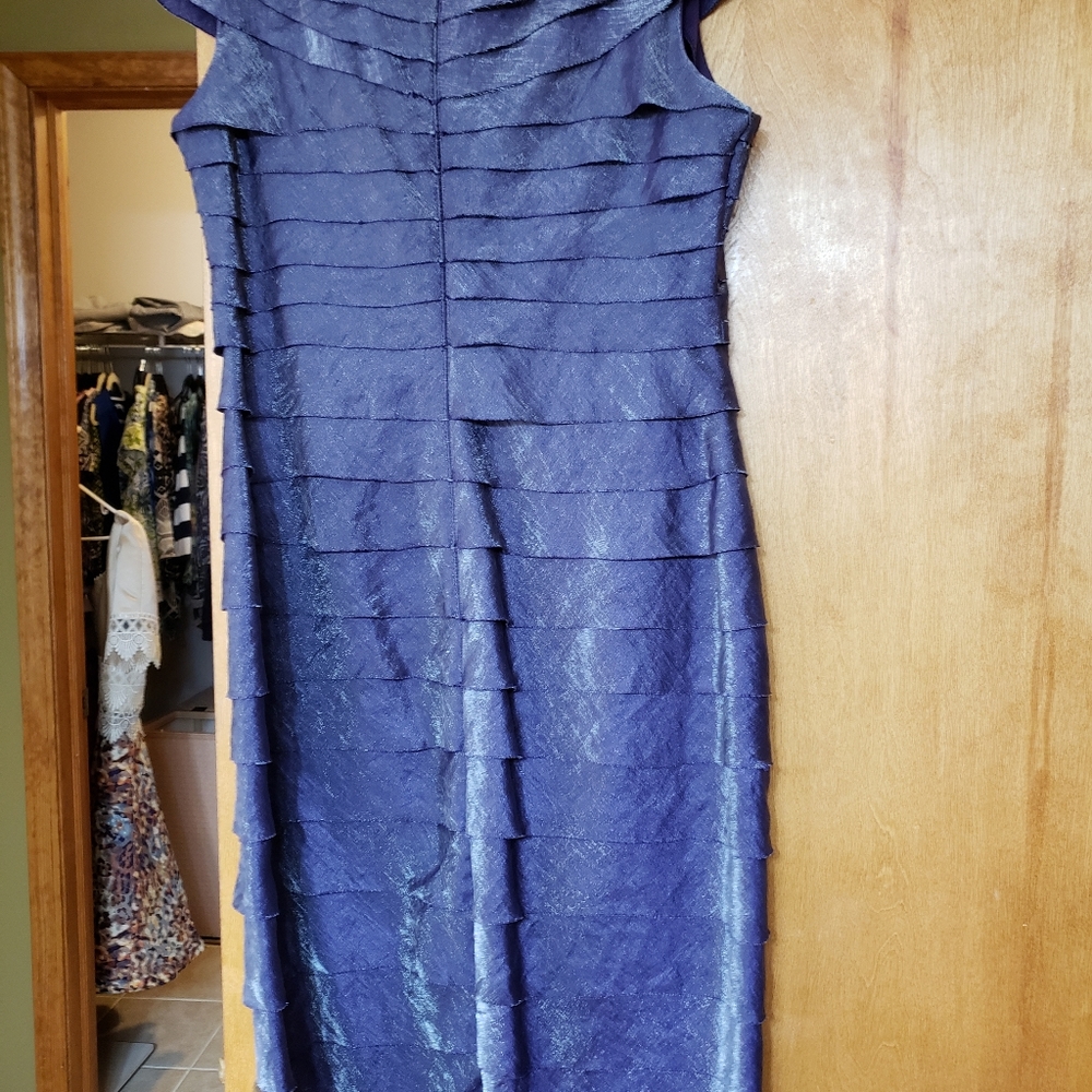 Dress - Picture 3 of 4